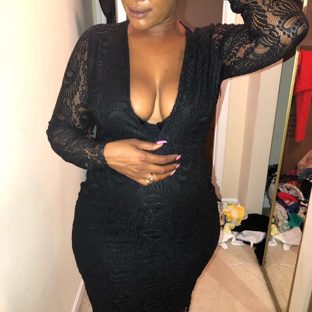 New with tags. Boohoo lace vneck dress.